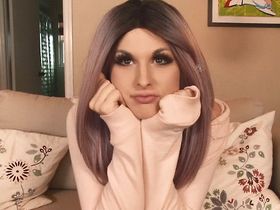 А ты уже достал свой член? Бейли Джей поздравляет всех фаготов с Новым годом!