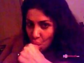 Эрика Кишева сосет член и дрочит киску