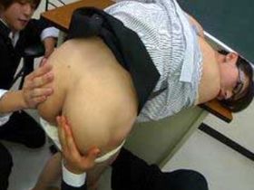 Учительница транссексуалка разоблачена бдительными учениками