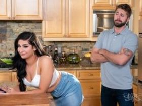 Как сводные брат и сестра в одной постели оказались