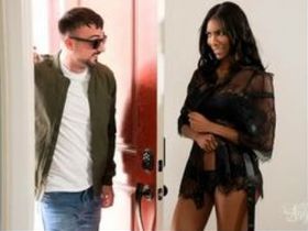 Транссексуалка трахается по-быстрому с незнакомцем